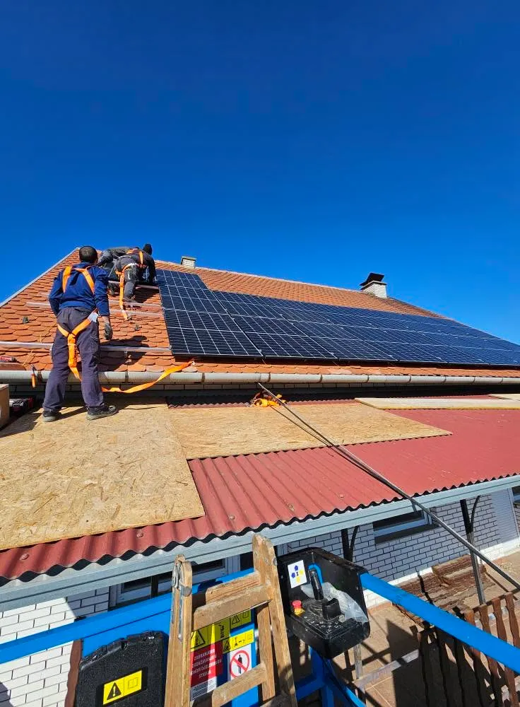 Montaža solarne elektrane na krovu